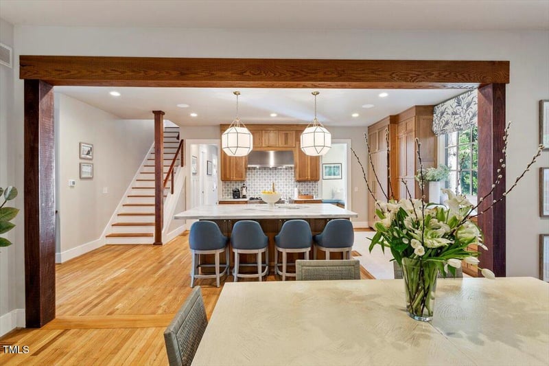 1054 Canterbury Ln, Chapel Hill, NC 27517
