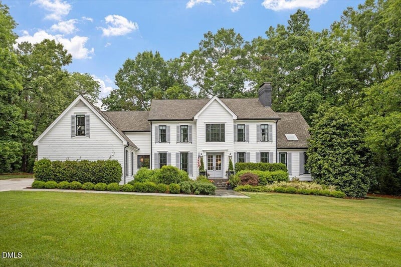 1054 Canterbury Ln, Chapel Hill, NC 27517