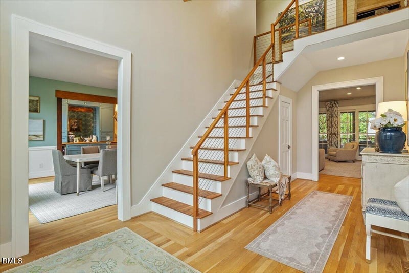1054 Canterbury Ln, Chapel Hill, NC 27517