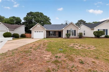 1054 Coalport Rd, Hope Mills, NC 28348