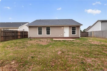 1054 Coalport Rd, Hope Mills, NC 28348