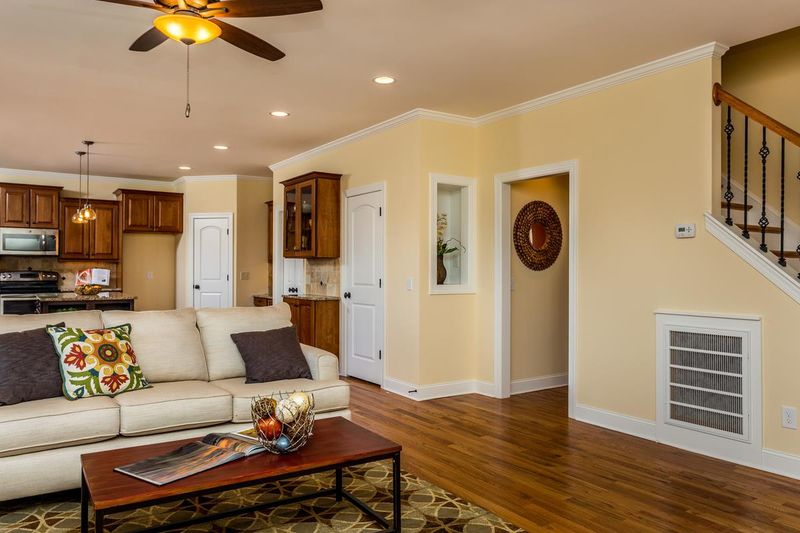 1054 Heather Ln, Wake Forest, NC 27587