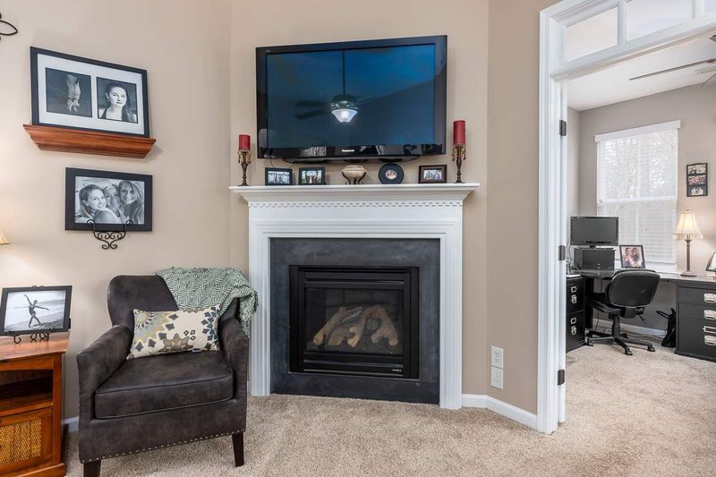 1054 Kingston Grove Dr, Cary, NC 27519
