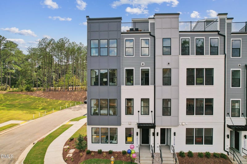 10547 Pleasant Branch Dr #201, Raleigh, NC 27614