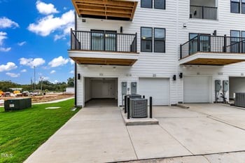 10549 Pleasant Branch Dr #101, Raleigh, NC 27614