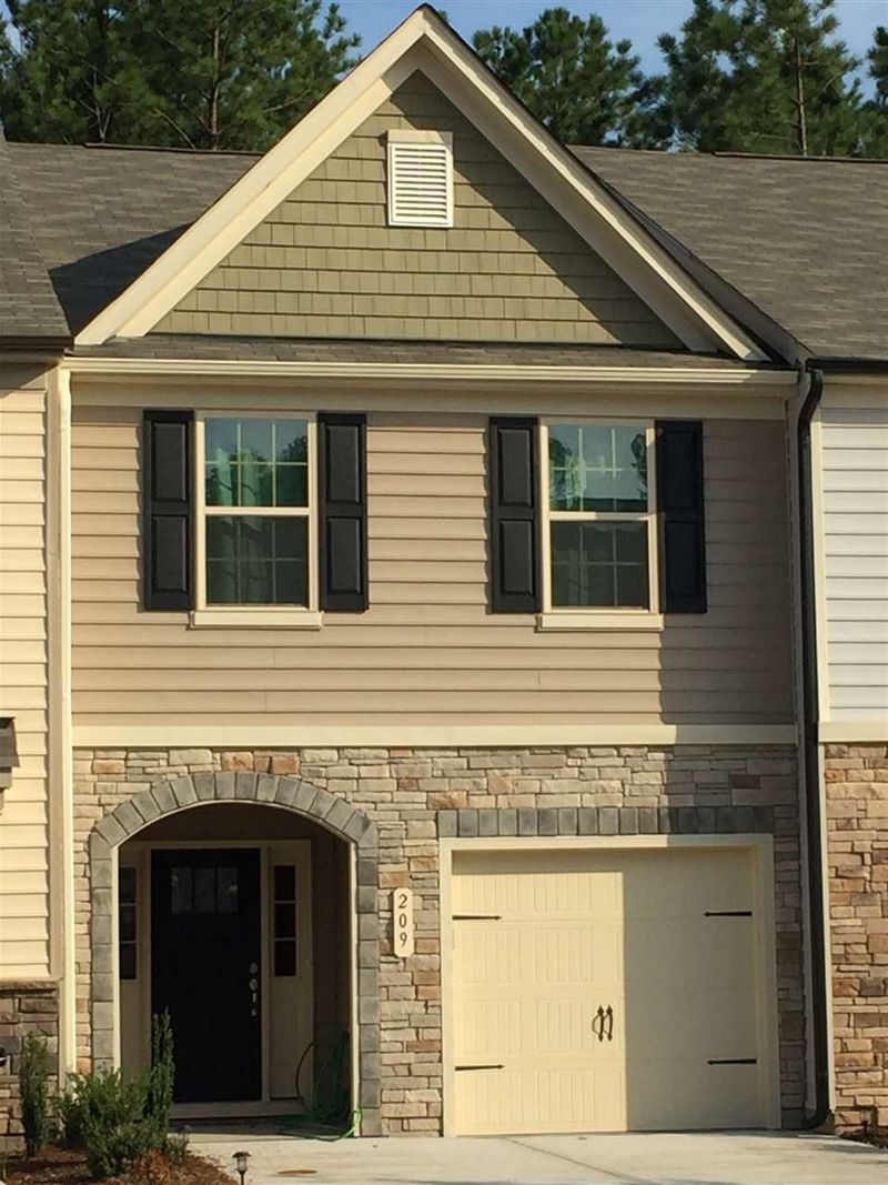 1055 Coldstream Ln #100, Burlington, NC 27215