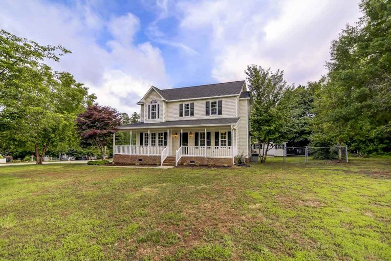 1055 E Justin Dr, Garner, NC 27529