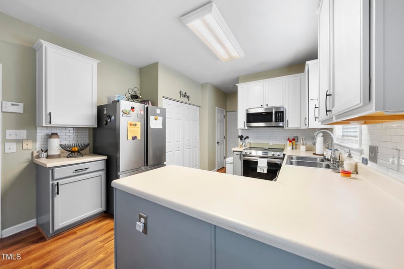 1055 Vauxhall Dr, Apex, NC 27502