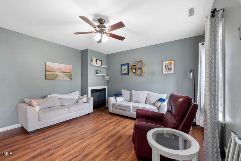 1055 Vauxhall Dr, Apex, NC 27502