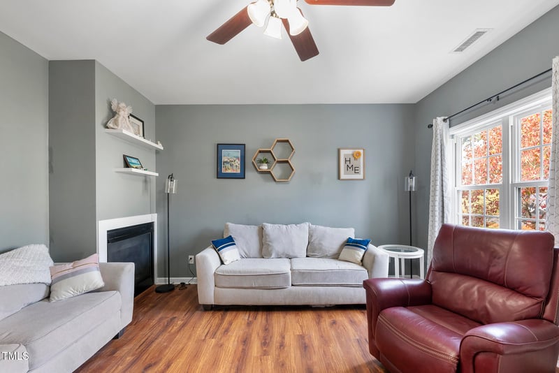 1055 Vauxhall Dr, Apex, NC 27502