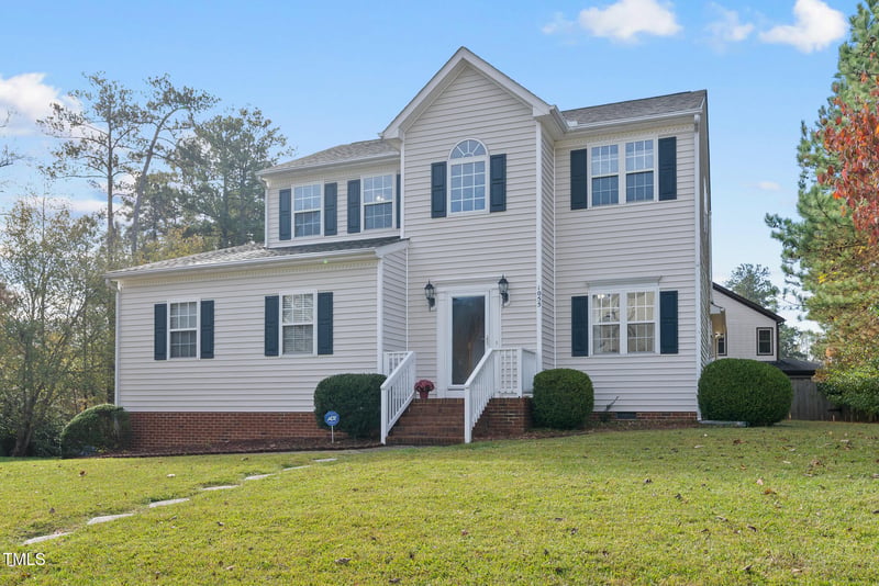 1055 Vauxhall Dr, Apex, NC 27502