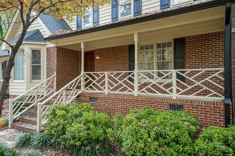 1056 Shadywood Ln, Raleigh, NC 27603
