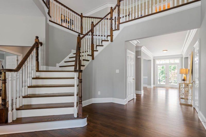 10560 Clubmont Ln, Raleigh, NC 27617