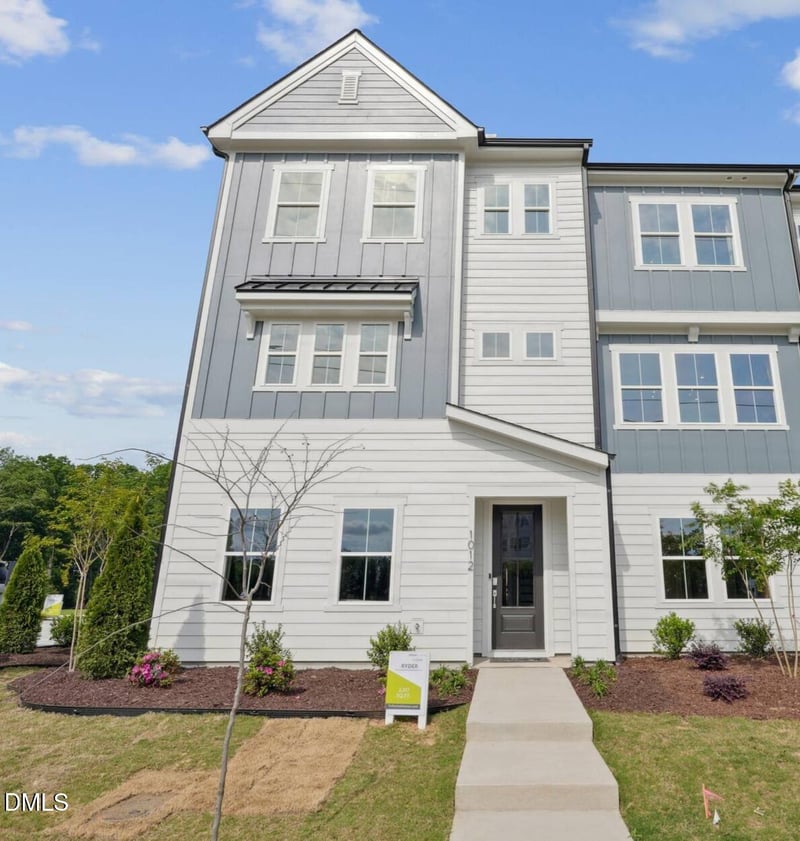 1057 Zelkova Ln, Chapel Hill, NC 27517