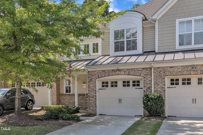 1058 Kingston Grove Dr, Cary, NC 27519
