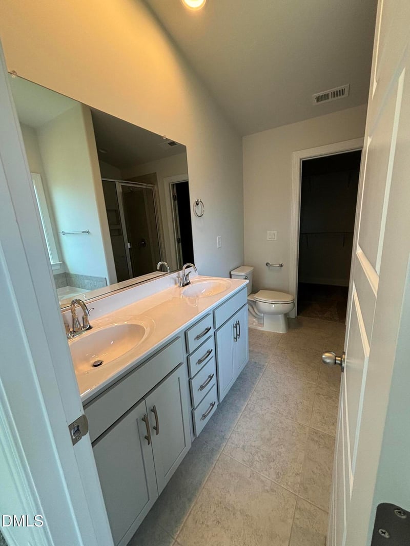 1059 Beechcraft Dr, Mebane, NC 27302
