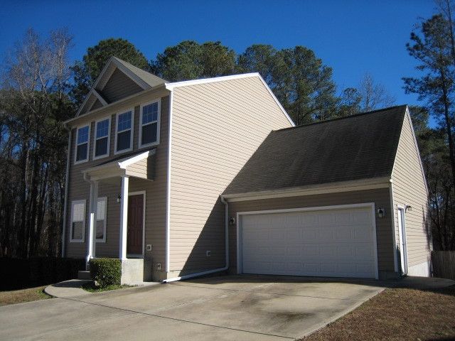 1059 Heritage Manor Dr, Raleigh, NC 27610