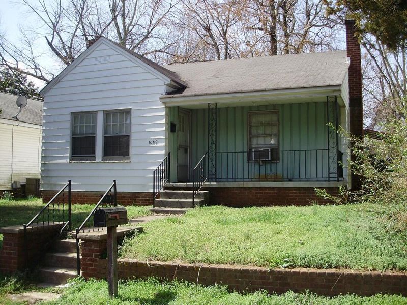 1059 Queen Ann St, Burlington, NC 27215