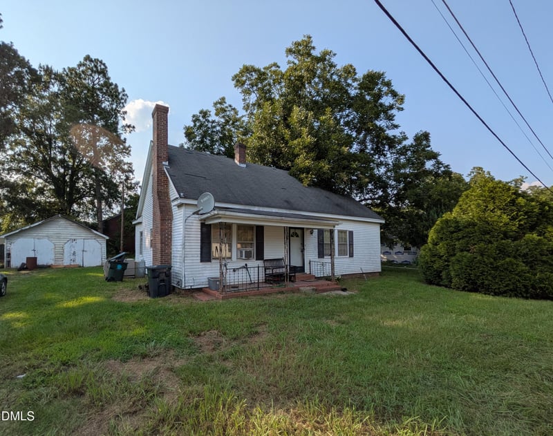 106 1st St, Erwin, NC 28339