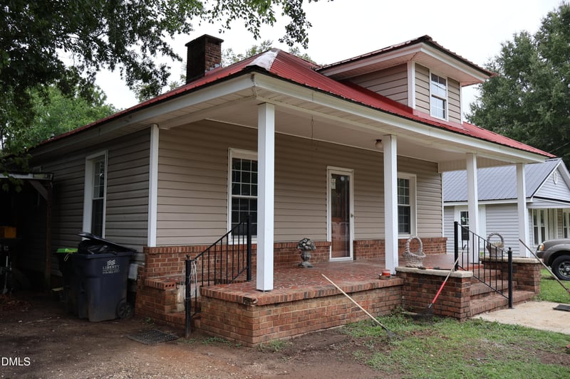 106 3rd St, Erwin, NC 28339