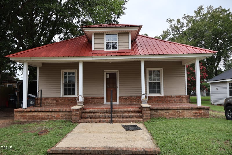 106 3rd St, Erwin, NC 28339