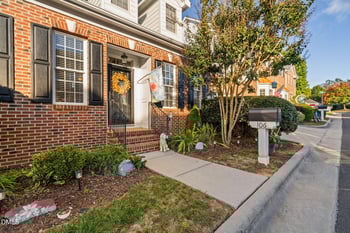106 Alden Village Ct, Cary, NC 27519