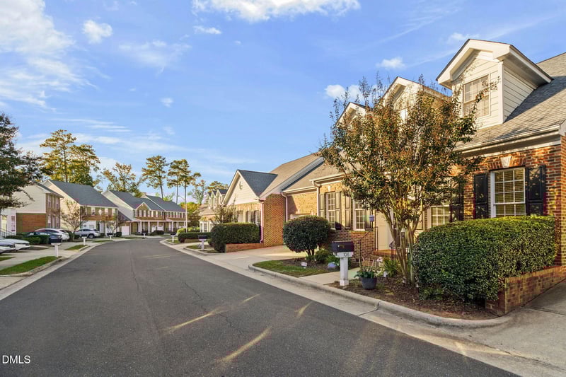 106 Alden Village Ct, Cary, NC 27519