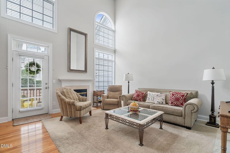 106 Alden Village Ct, Cary, NC 27519