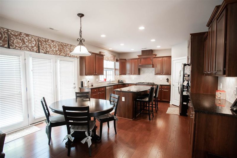 106 Alliance Cir, Cary, NC 27519