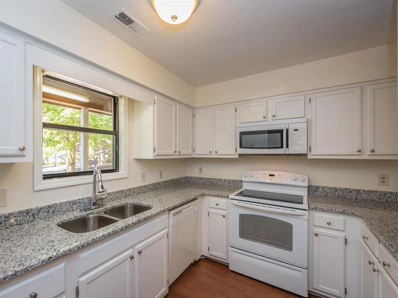 106 Applecross Dr, Cary, NC 27511