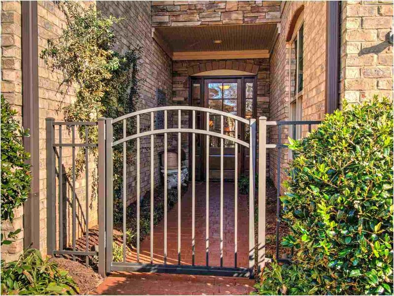 106 Arabella Ct, Cary, NC 27518