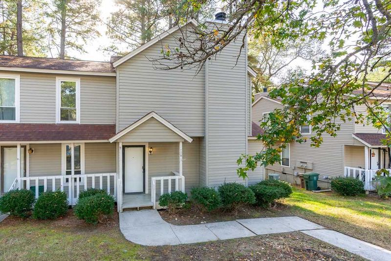 106 Arbuckle Ln, Cary, NC 27511