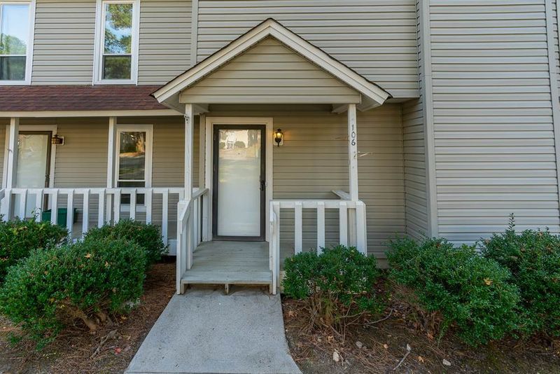 106 Arbuckle Ln, Cary, NC 27511