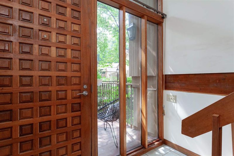 106 Arbutus Pl, Chapel Hill, NC 27517
