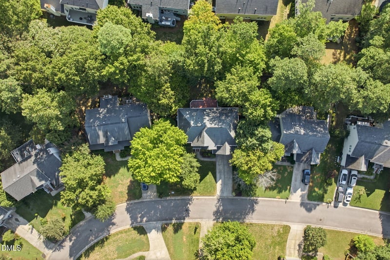 106 Ashwyn Ct, Cary, NC 27518
