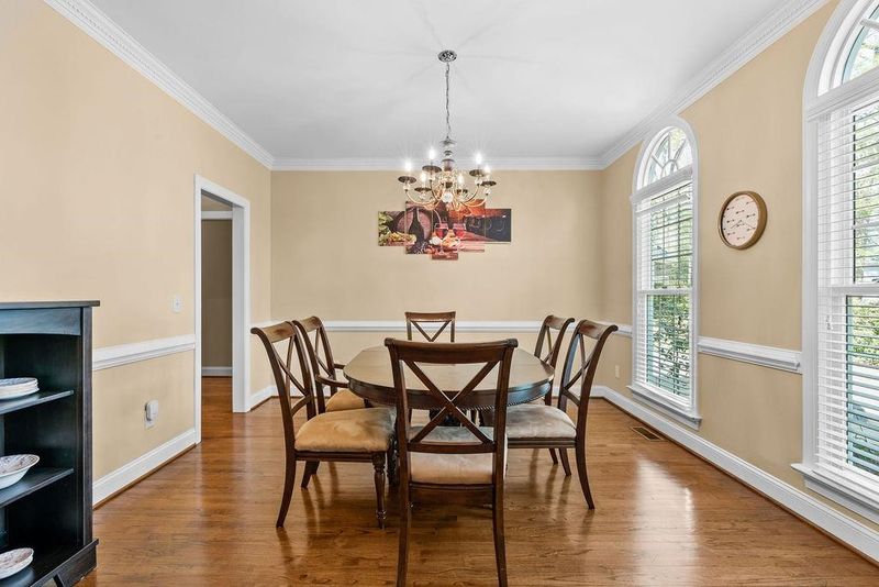 106 Beaujolais Ct, Cary, NC 27511