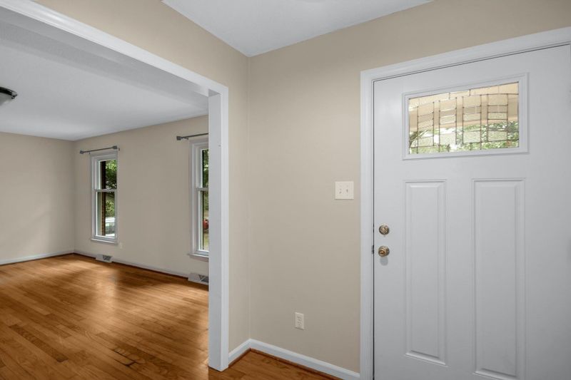 106 Bennington Dr, Chapel Hill, NC 27516