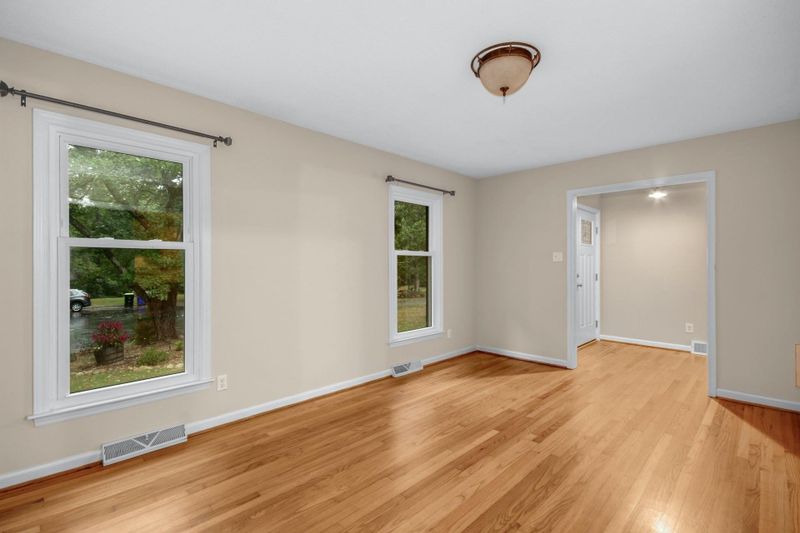 106 Bennington Dr, Chapel Hill, NC 27516