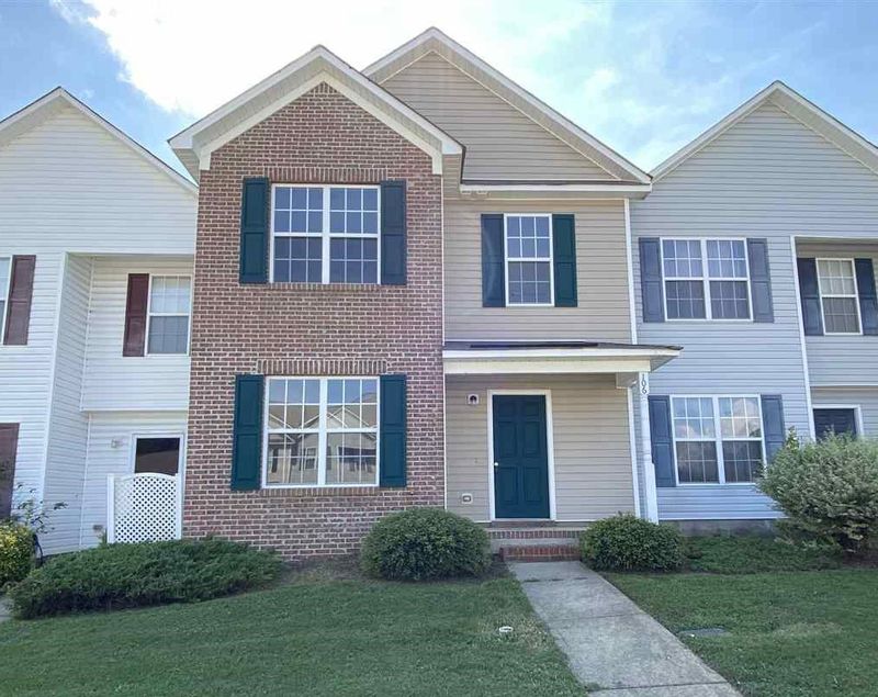 106 Blackthorne Ct, Clayton, NC 27520