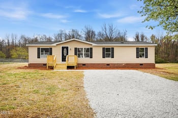 106 Bladestone Pl, Pikeville, NC 27863