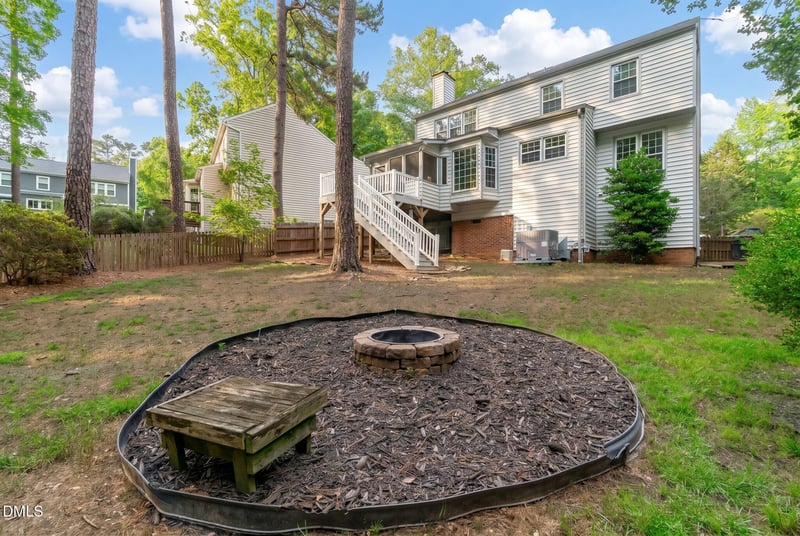 106 Bradshire Ct, Cary, NC 27513
