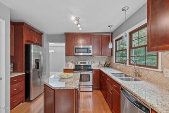 106 Bradshire Ct, Cary, NC 27513
