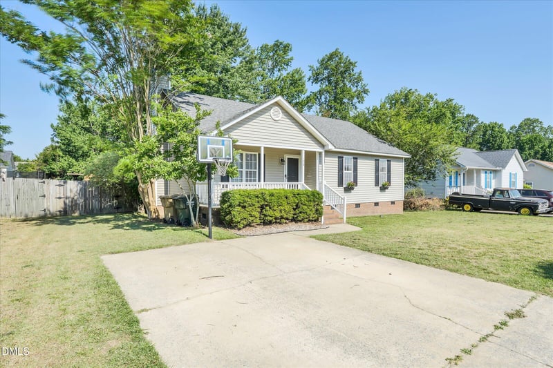 106 Brandon Dr, Clayton, NC 27520