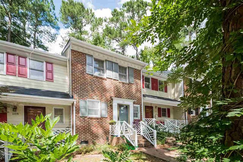 106 Briarcreek Ct, Cary, NC 27513