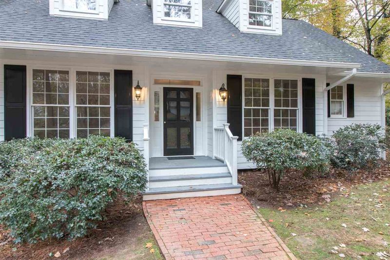 106 Bristol Dr, Chapel Hill, NC 27516