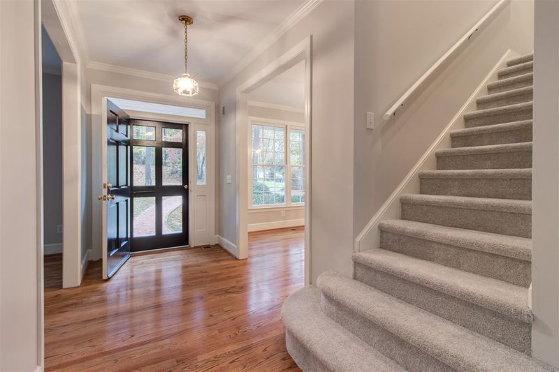 106 Bristol Dr, Chapel Hill, NC 27516