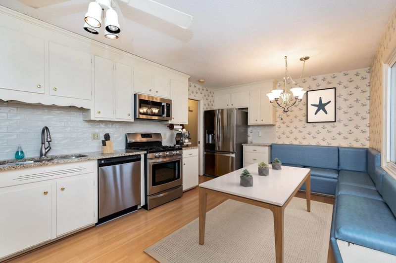 106 Brookridge Dr, Cary, NC 27518