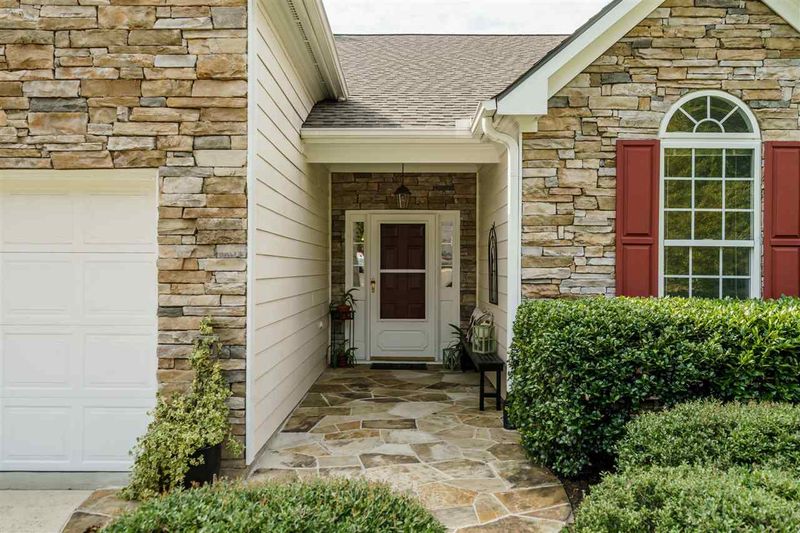 106 Burham Ct, Apex, NC 27502