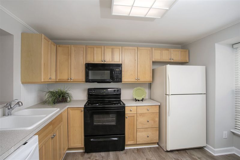 106 Candytuff Ct, Cary, NC 27513