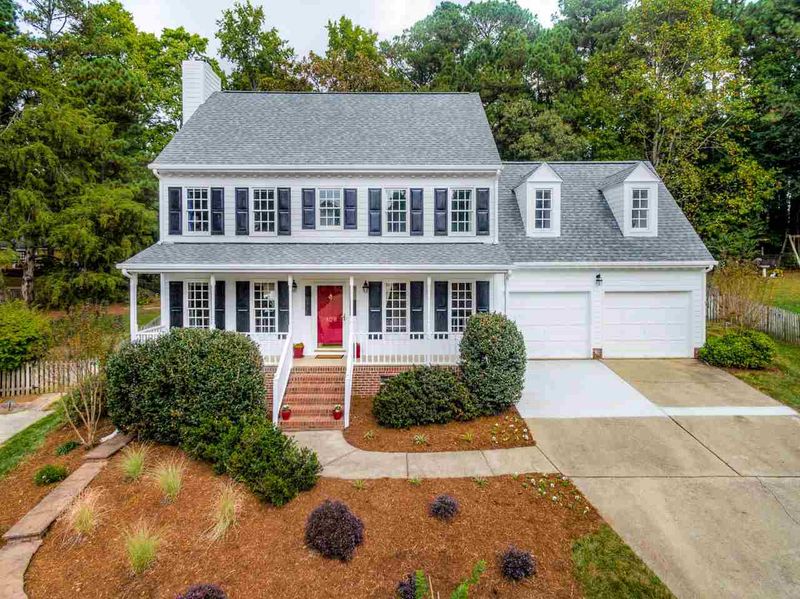 106 Castlefern Dr, Cary, NC 27513